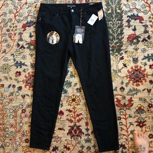 Royalty for Me “WannaBettaButt” Black Skinny Jeans